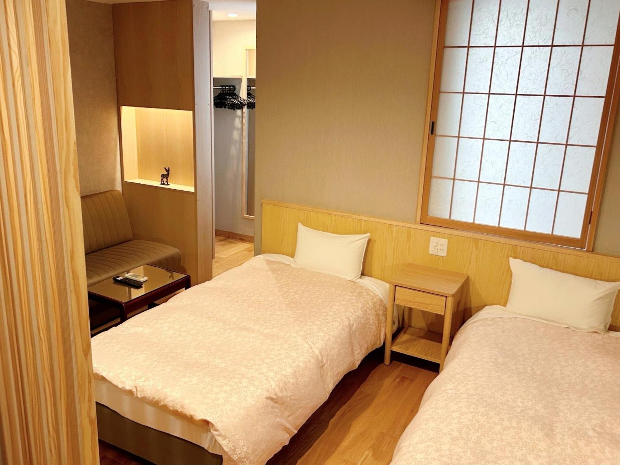 Hotel Hanakomichi - Vacation Stay 27580V Нара Екстер'єр фото